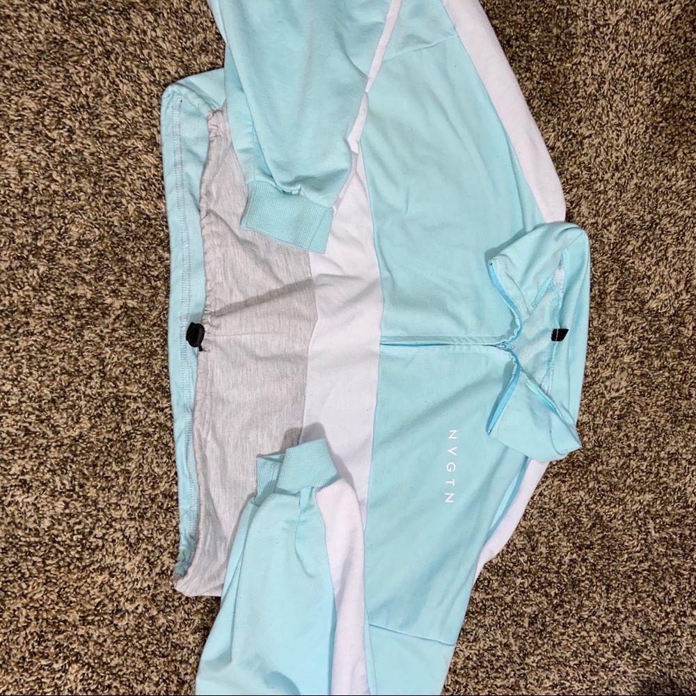 NVGTN cropped pullover size small